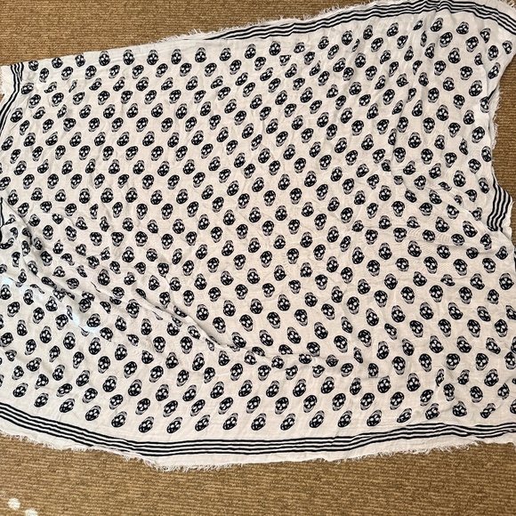 Alexander McQueen scarf - Picture 3 of 3